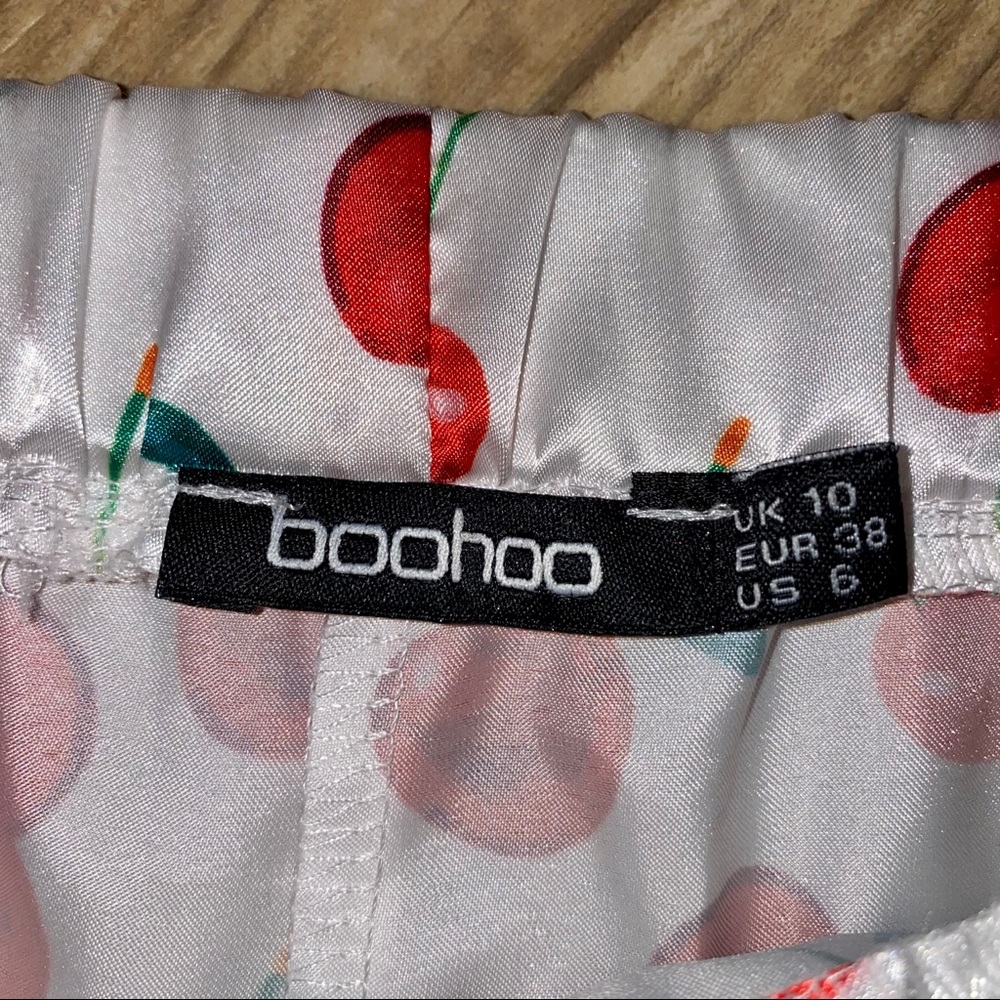 SOLD 💕NEW Boohoo Satin Cherry Sleep Set - Picture 7 of 16